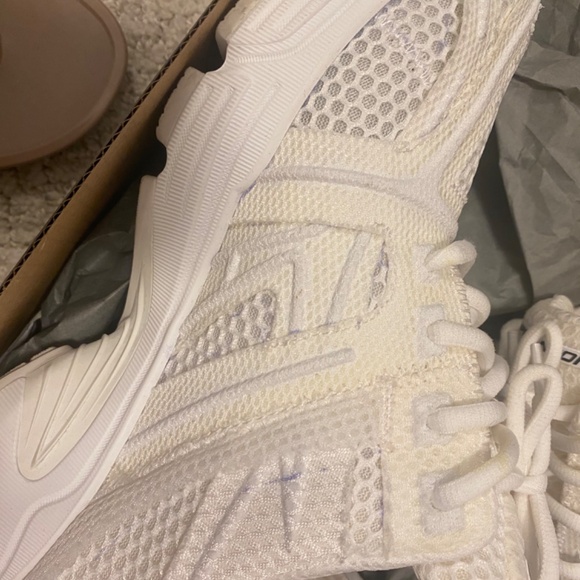 Balenciaga sneaker size 6 - Picture 2 of 16